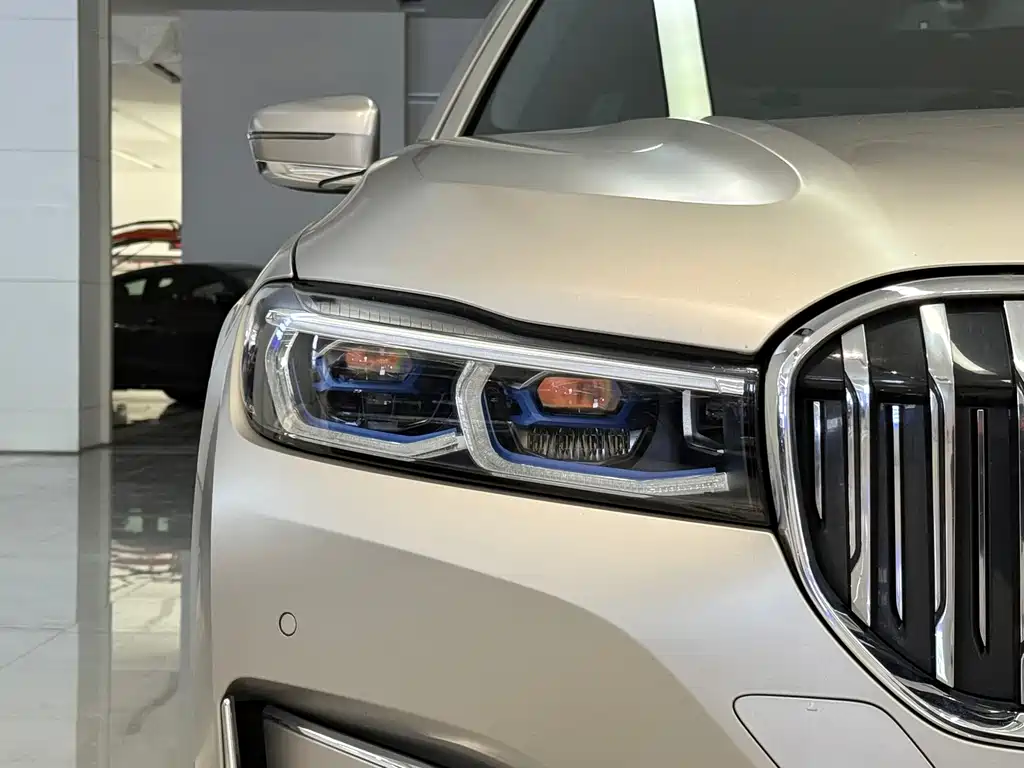 BMW 7 Series — миниатюра 4