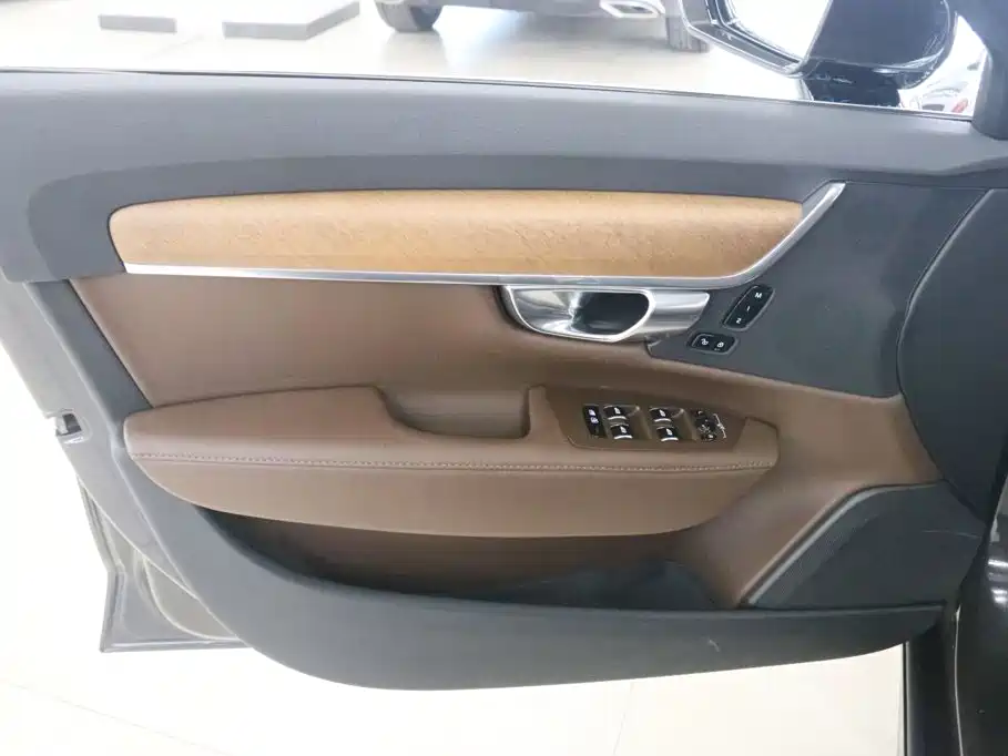 Volvo S90 — миниатюра 12