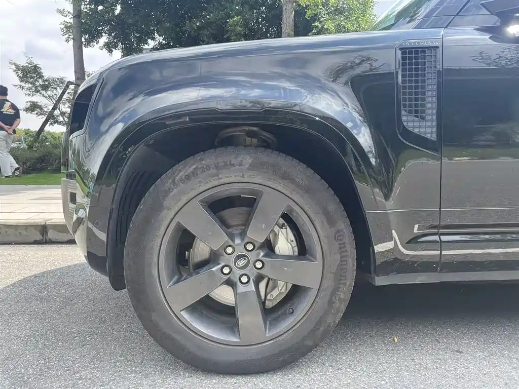 Land Rover Defender — миниатюра 18