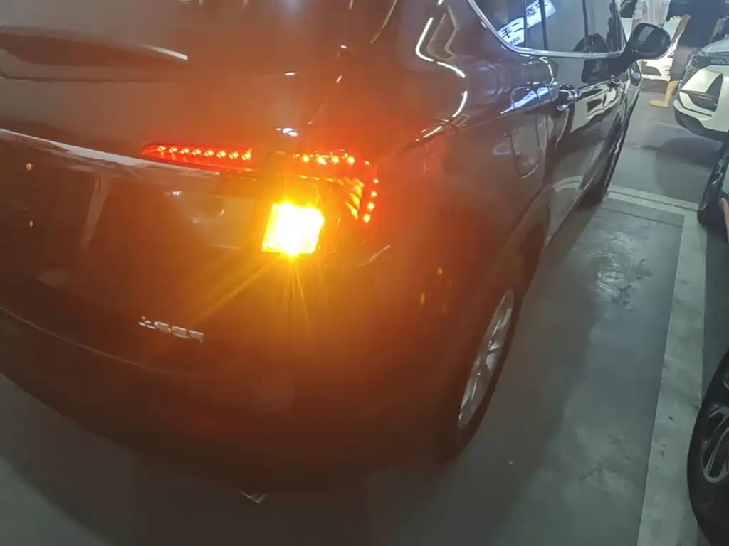 Buick Envision Plus — миниатюра 8