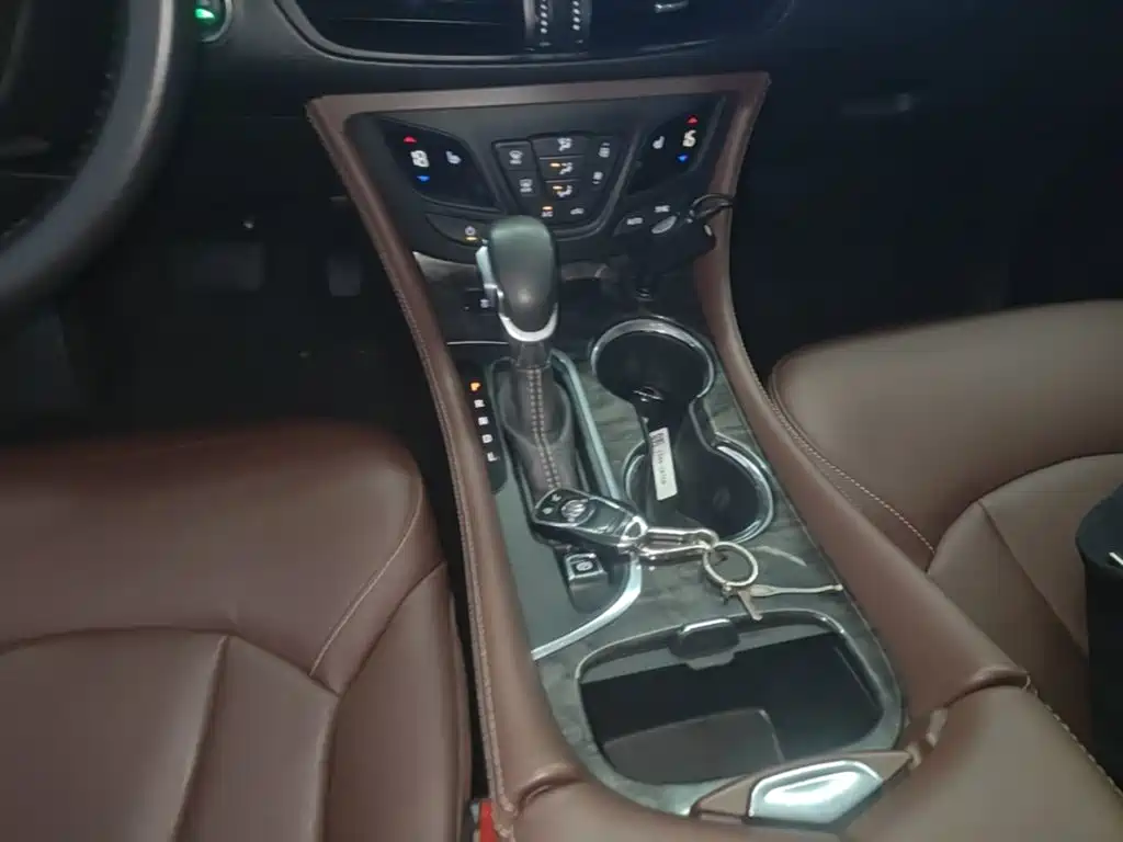 Buick Envision Plus — миниатюра 14