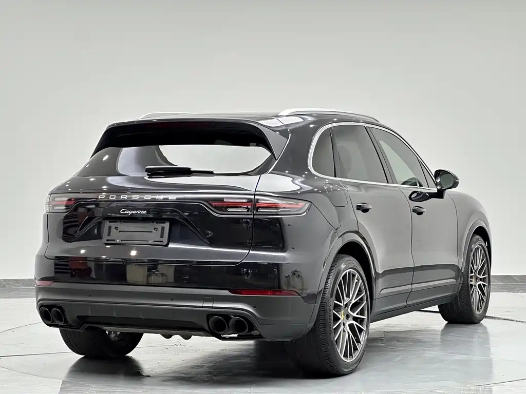 Porsche Cayenne — миниатюра 8