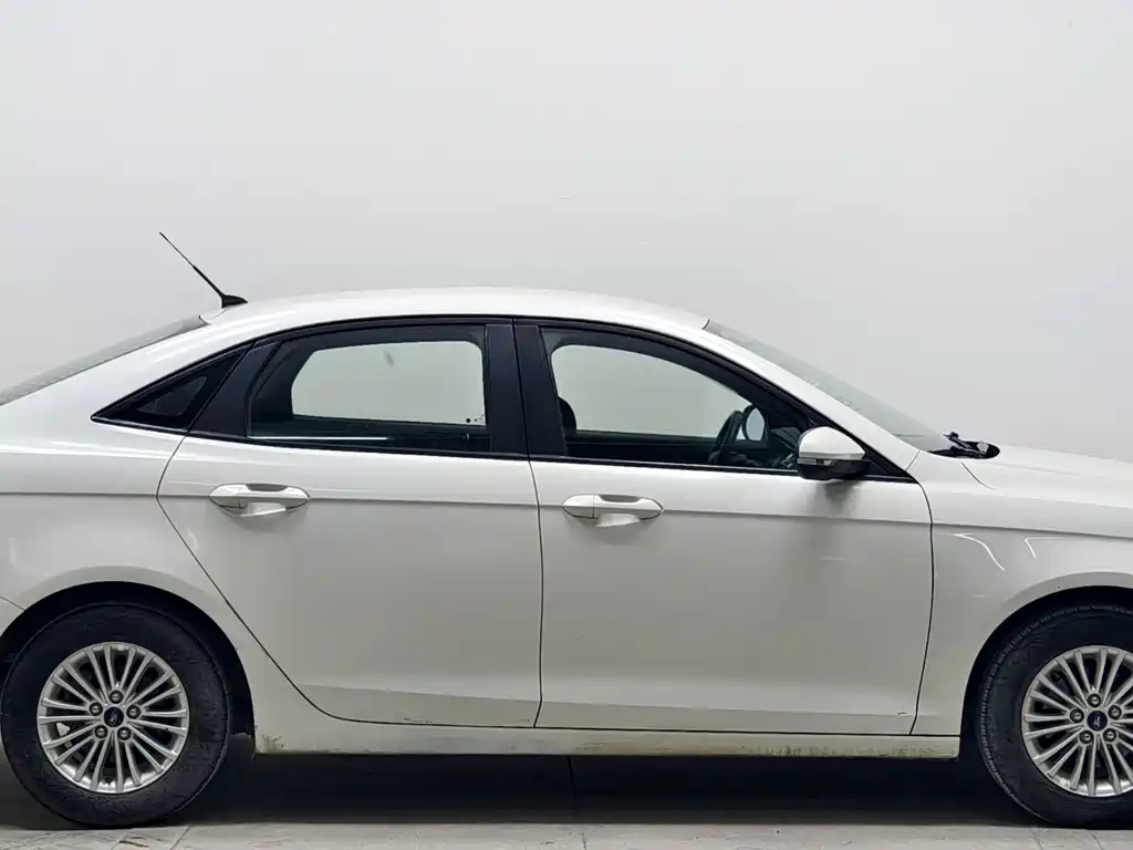 Ford Escort — миниатюра 8