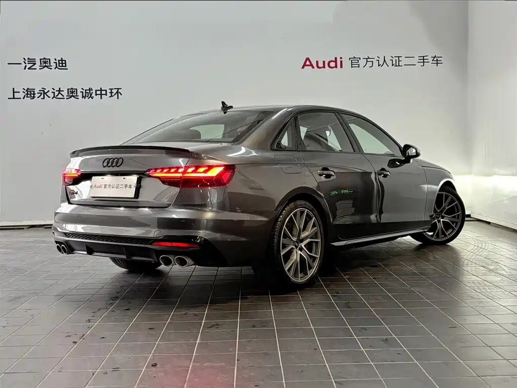 AUDI S4