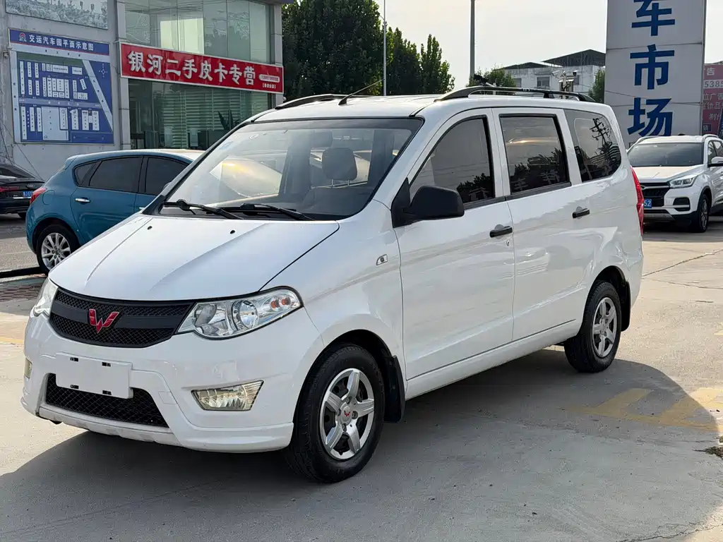 Wuling Hongguang — миниатюра 3