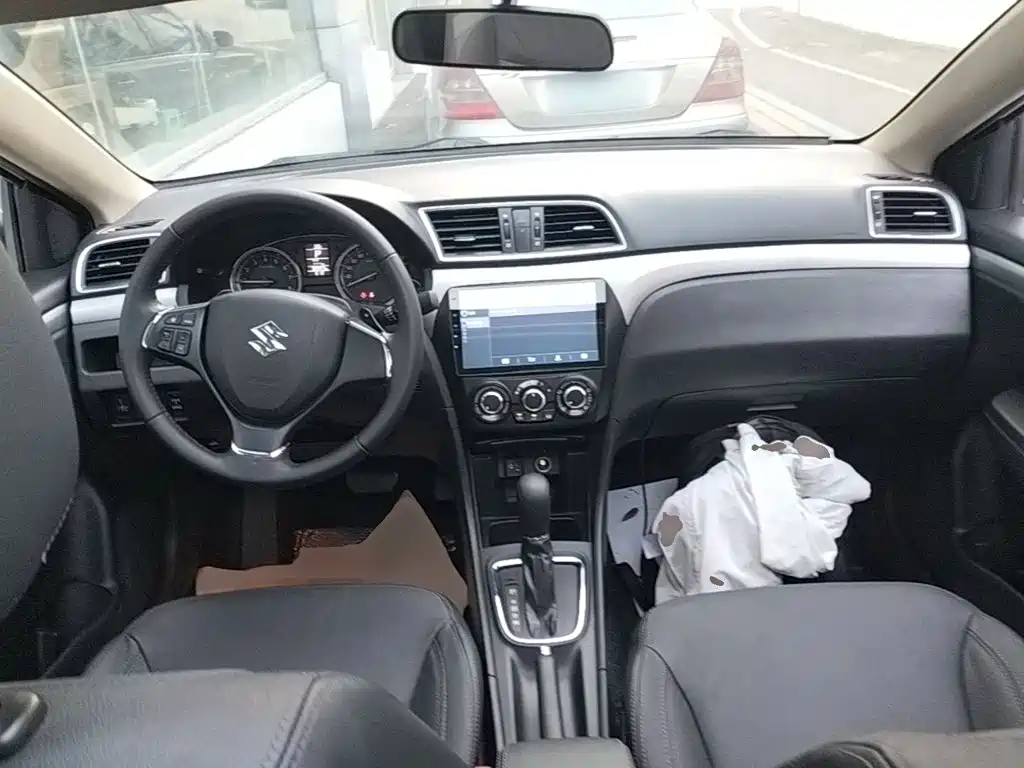 Suzuki Alivio — миниатюра 10
