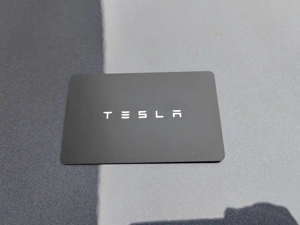 Tesla Model 3 — миниатюра 19