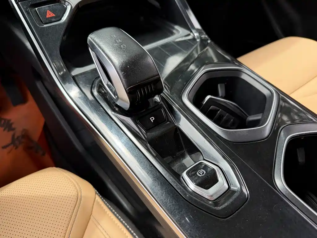 Geely Boyue L — миниатюра 9