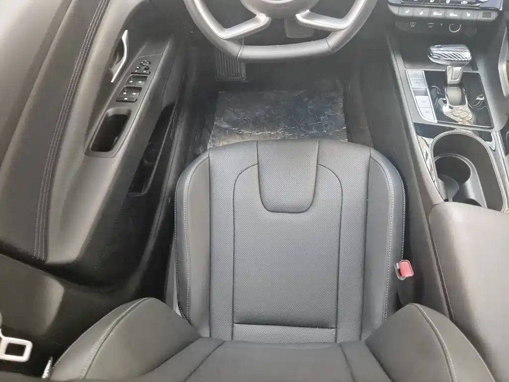 Hyundai Elantra — миниатюра 10