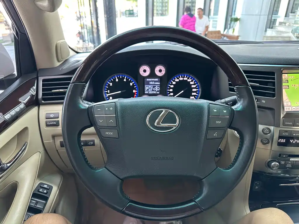 Lexus LX 2009 570
