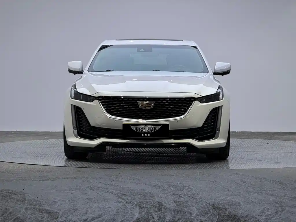 Cadillac CT5 — миниатюра 2