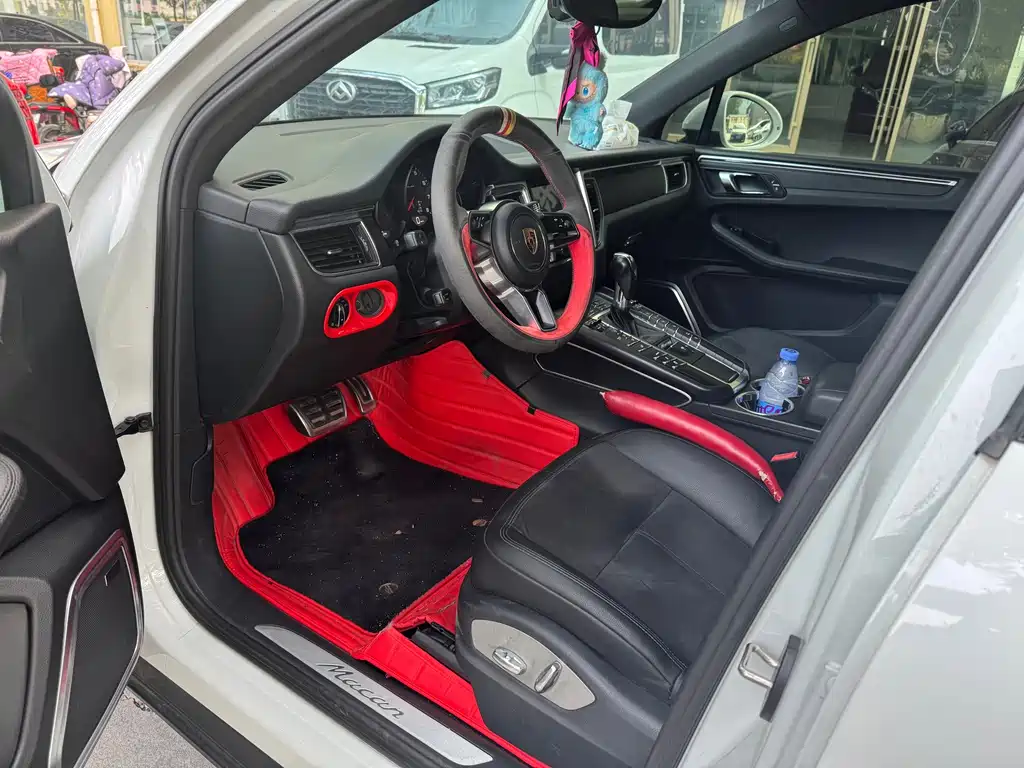 Porsche Macan — миниатюра 3