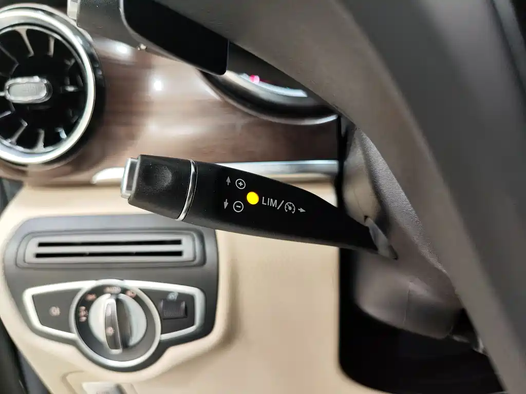 MERCEDES-BENZ V CLASS