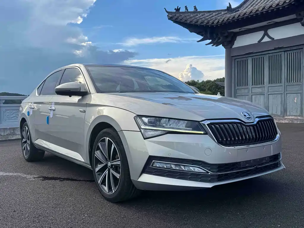 Skoda Superb — миниатюра 3