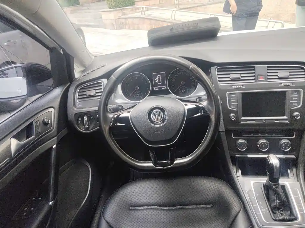 Volkswagen Golf — миниатюра 3