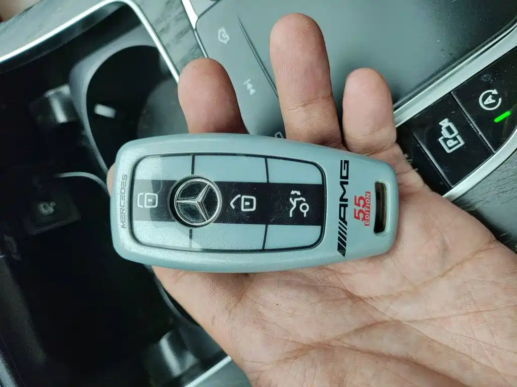 Mercedes-Benz E-Class — миниатюра 12