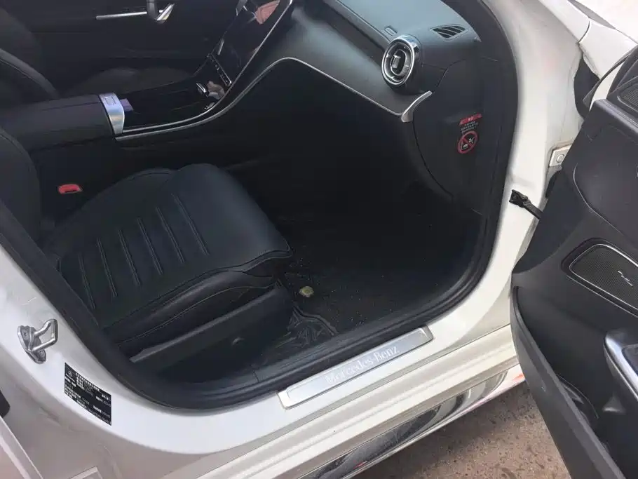 Mercedes-Benz C-Class — миниатюра 8