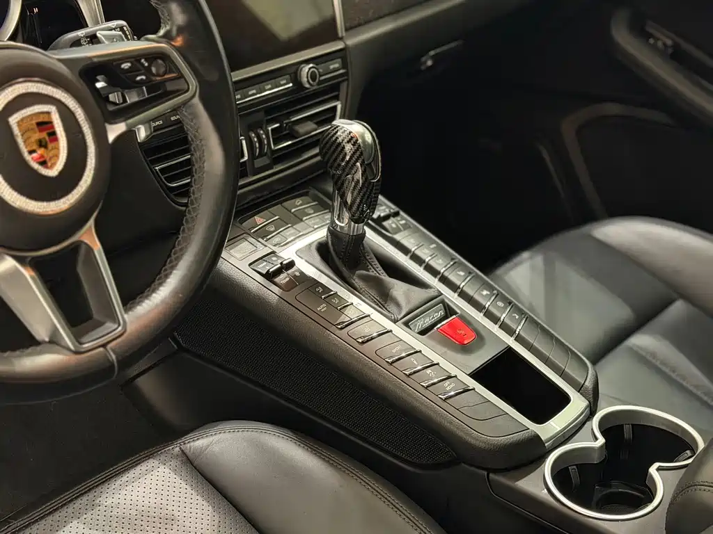 Porsche Macan — миниатюра 7