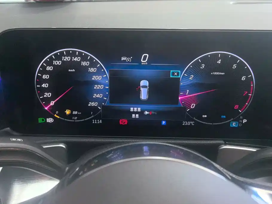 Mercedes-Benz GLB — миниатюра 14
