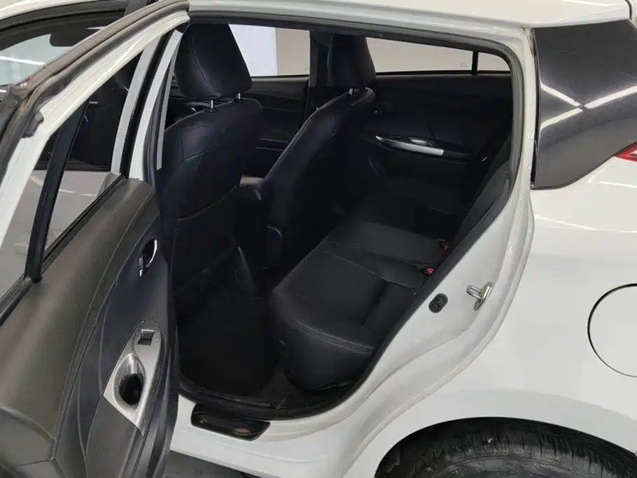 Toyota Yaris L — миниатюра 11