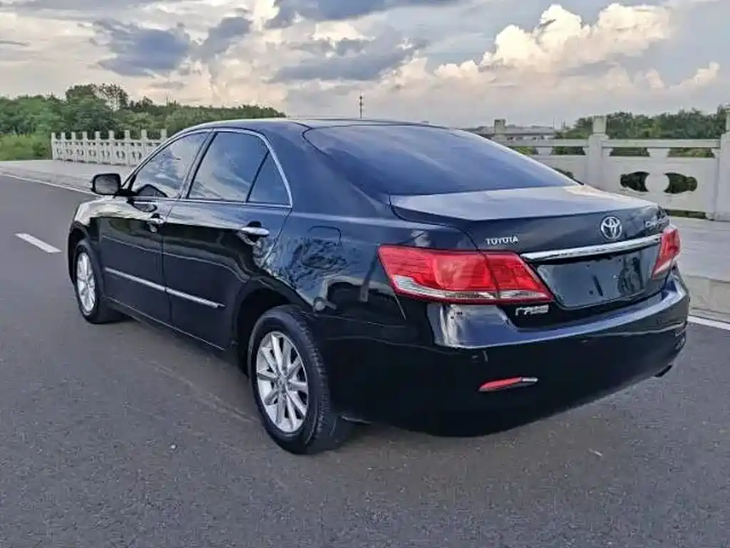 Toyota Camry — миниатюра 9