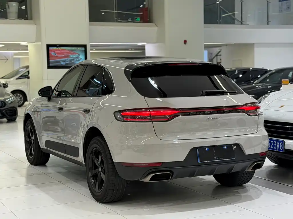 Porsche Macan — миниатюра 3
