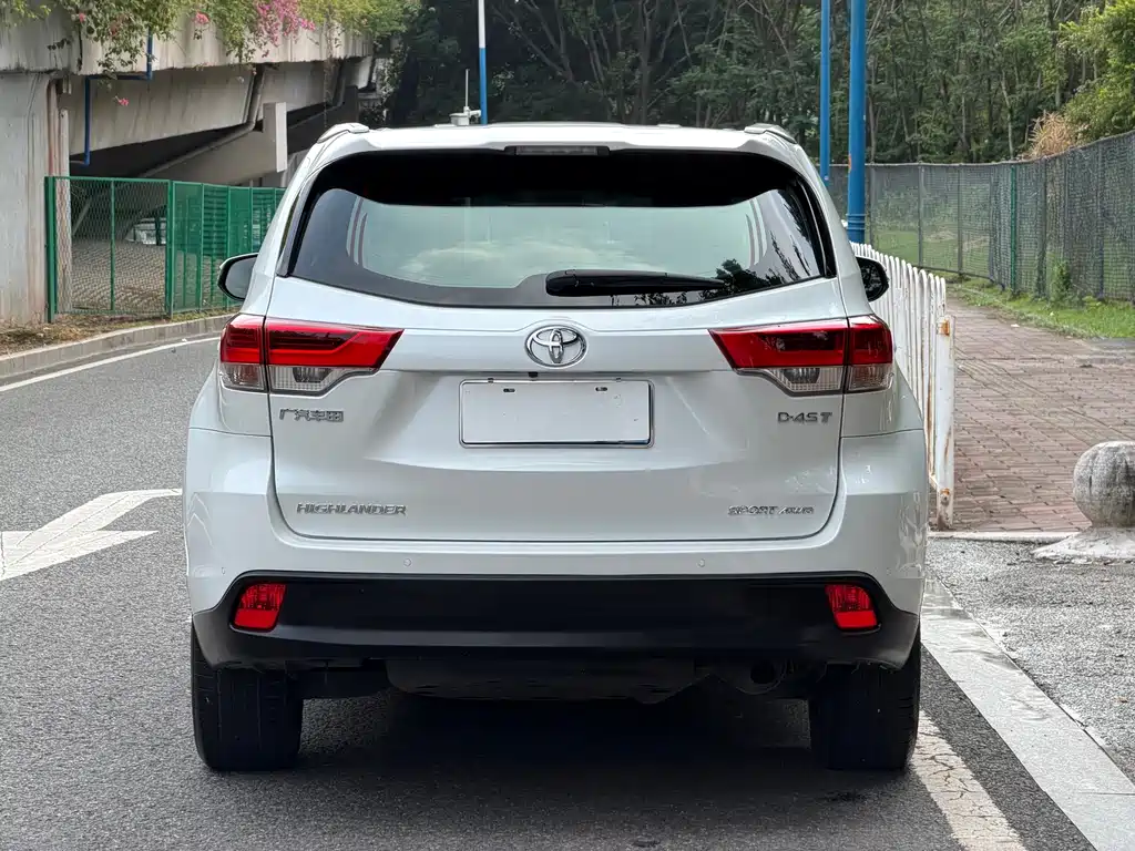 Toyota Highlander — миниатюра 7