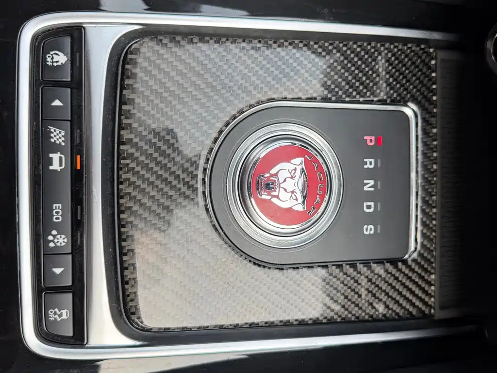 Jaguar F-PACE — миниатюра 9