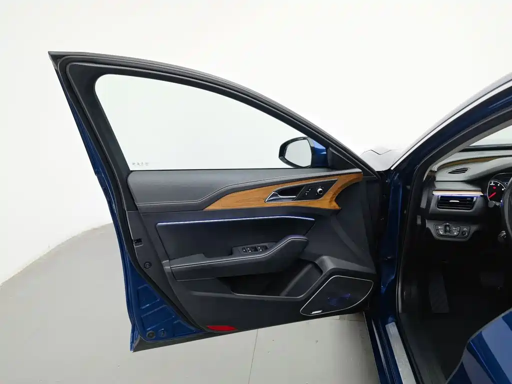 Hongqi Hongqi H5 — миниатюра 8