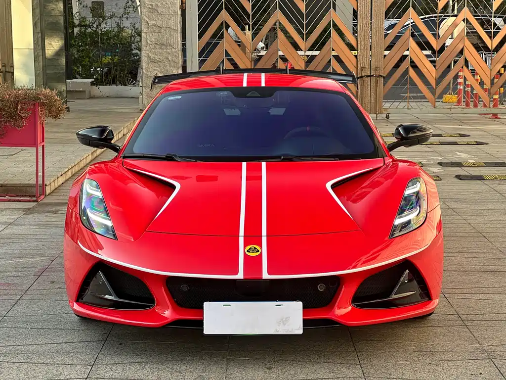 Lotus Emira — миниатюра 2