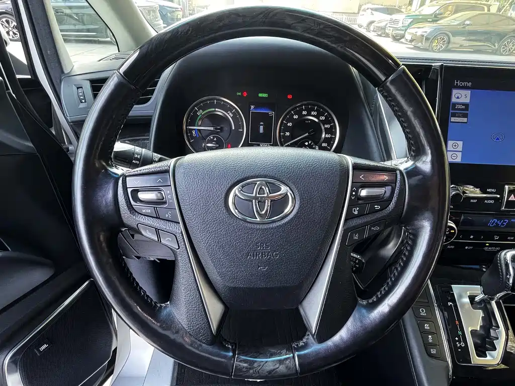 Toyota Vellfire — миниатюра 11