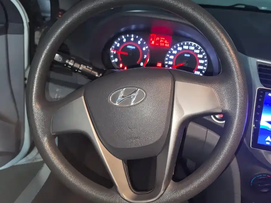 Hyundai Verna — миниатюра 15
