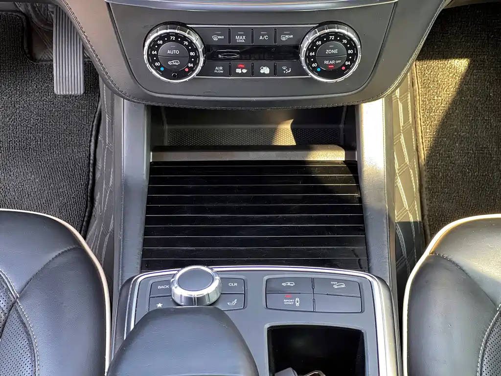 Mercedes-Benz GL-Class — миниатюра 10