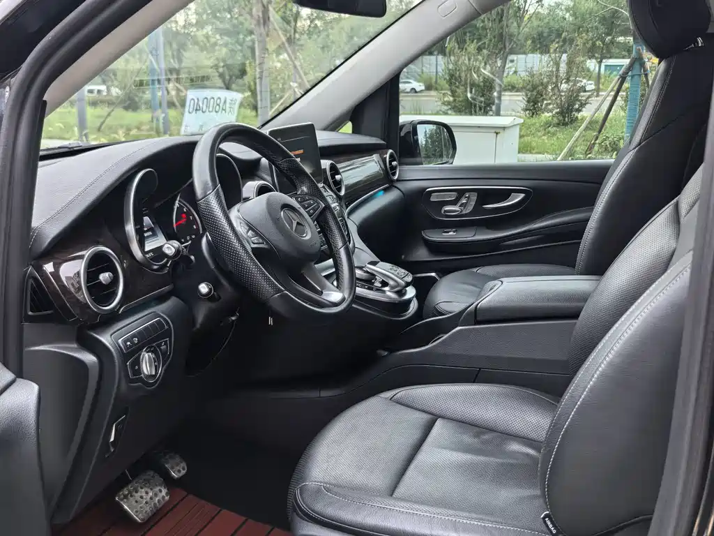 Mercedes-Benz V-Class — миниатюра 10