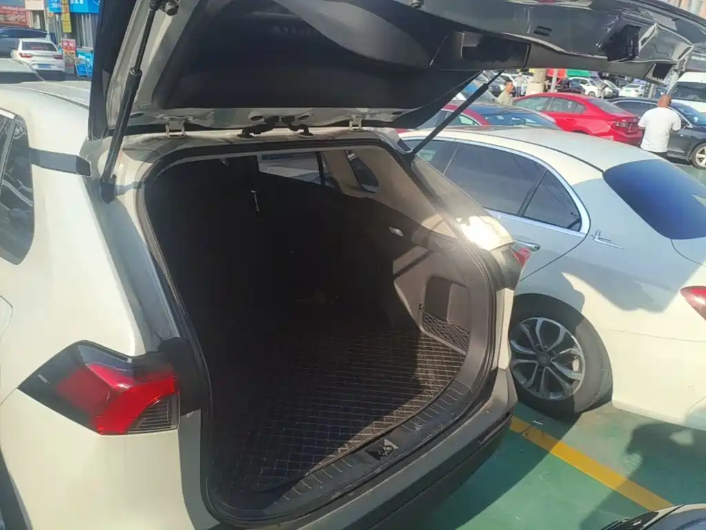 Toyota RAV4 — миниатюра 19