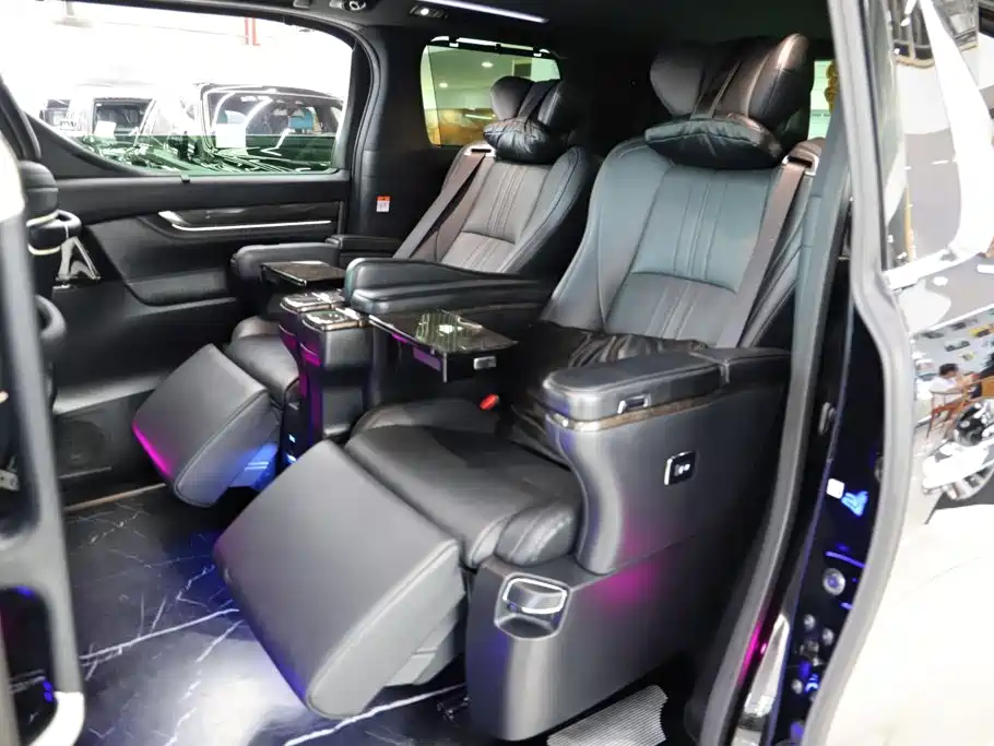 Toyota Vellfire — миниатюра 9