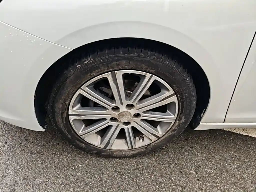 Peugeot 408 — миниатюра 23