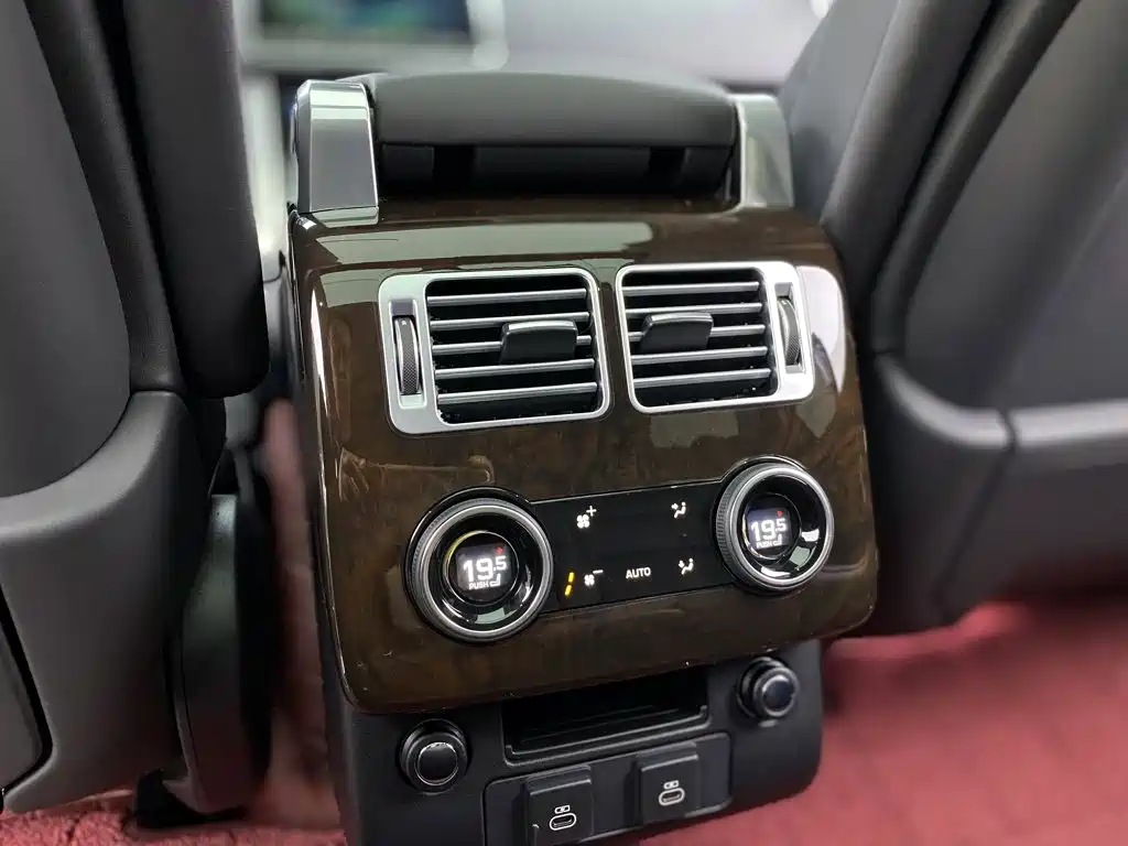 Land Rover Range Rover — миниатюра 24