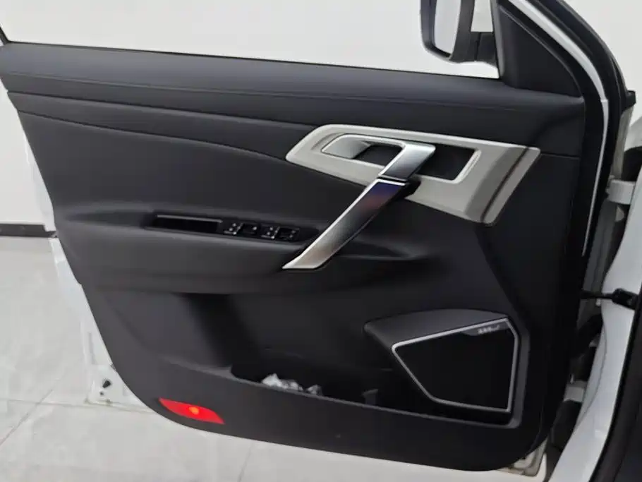 Geely Boyue — миниатюра 7
