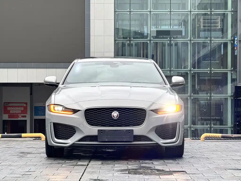 Jaguar XEL — миниатюра 2