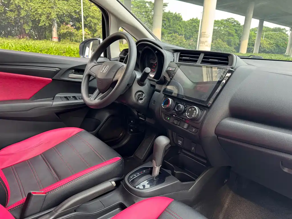 Honda Fit — миниатюра 7