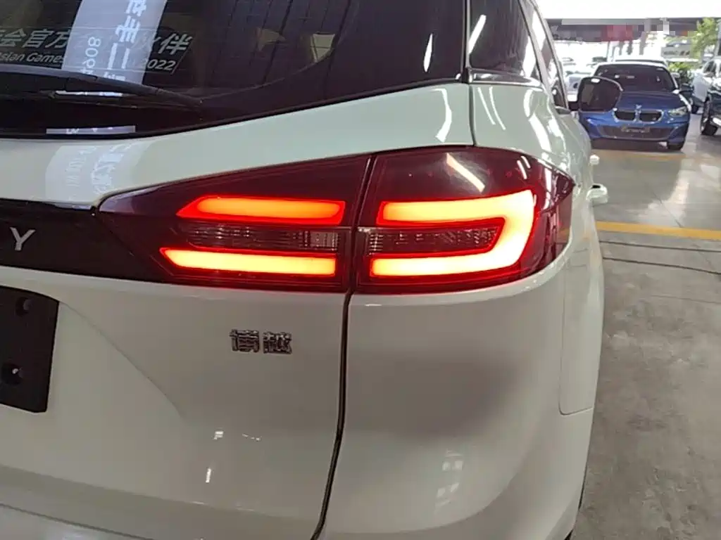 Geely Boyue — миниатюра 8