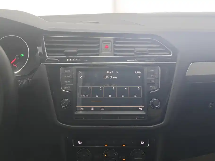 Volkswagen Tiguan L — миниатюра 13