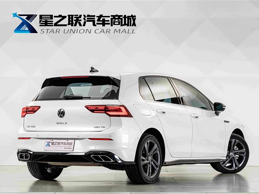 Volkswagen Golf 1.4 л 2024 г. Белый, пробег 22700 км
