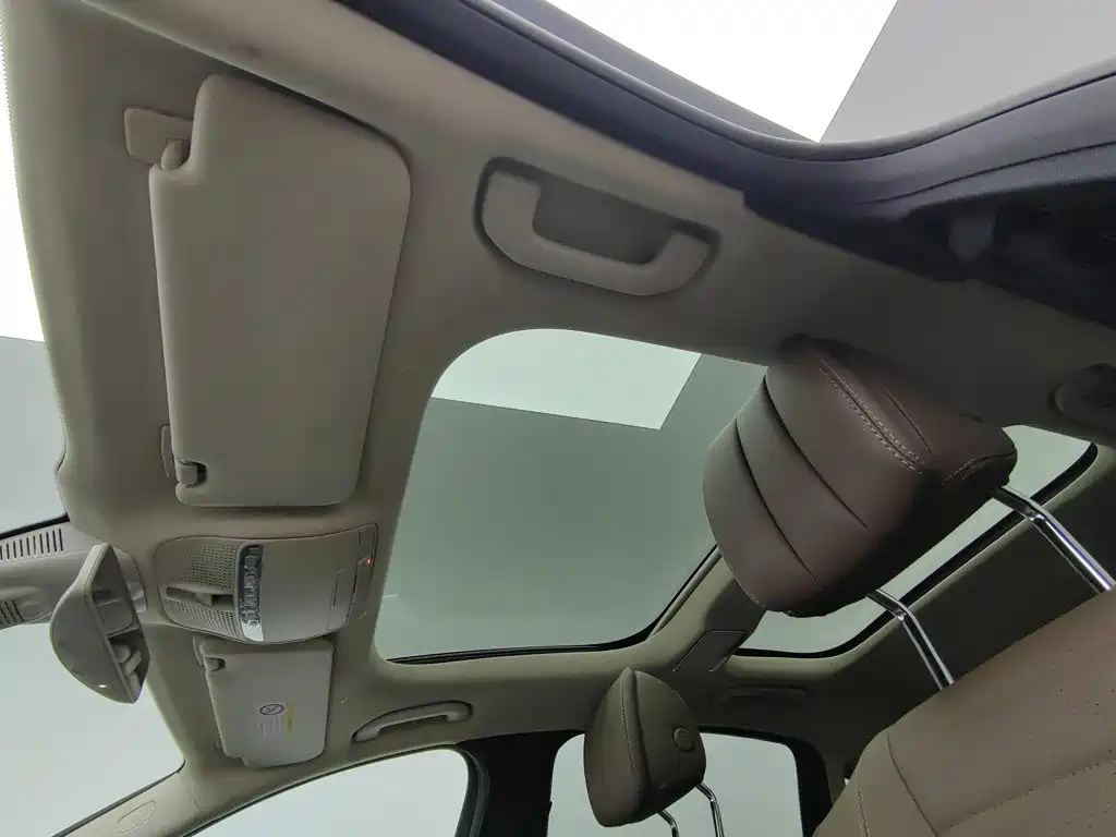 Mercedes-Benz E-Class — миниатюра 14