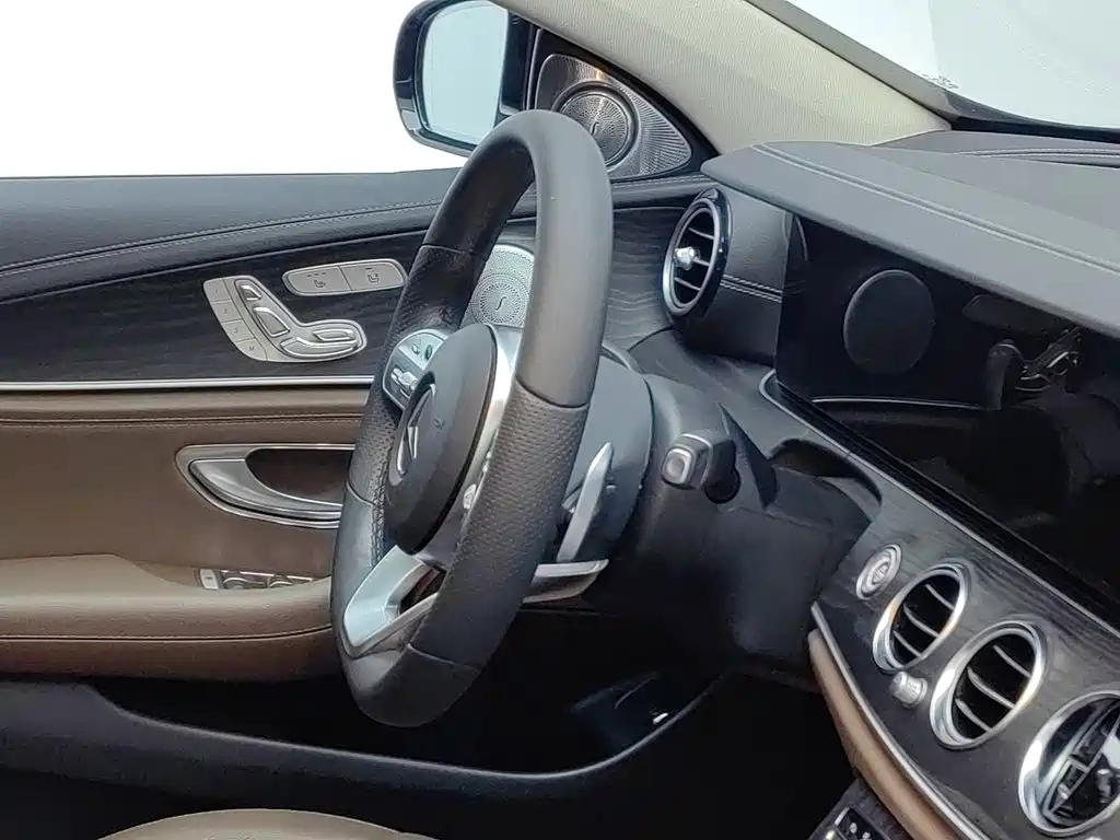 Mercedes-Benz E-Class — миниатюра 22