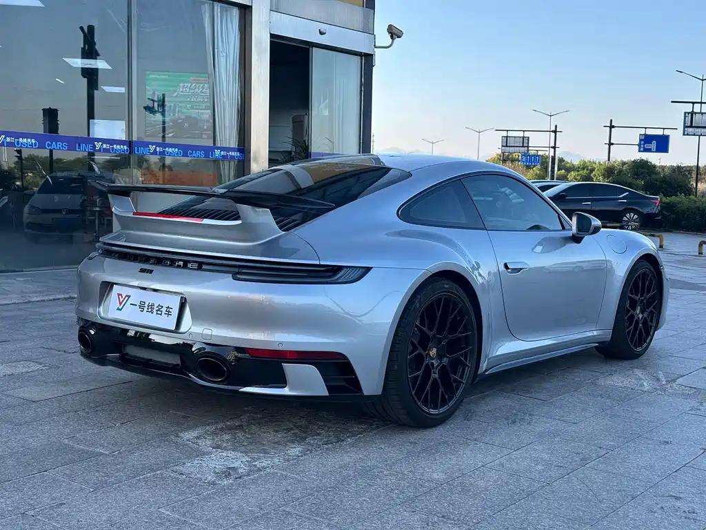 Porsche 911 2023 Carrera 3.0T