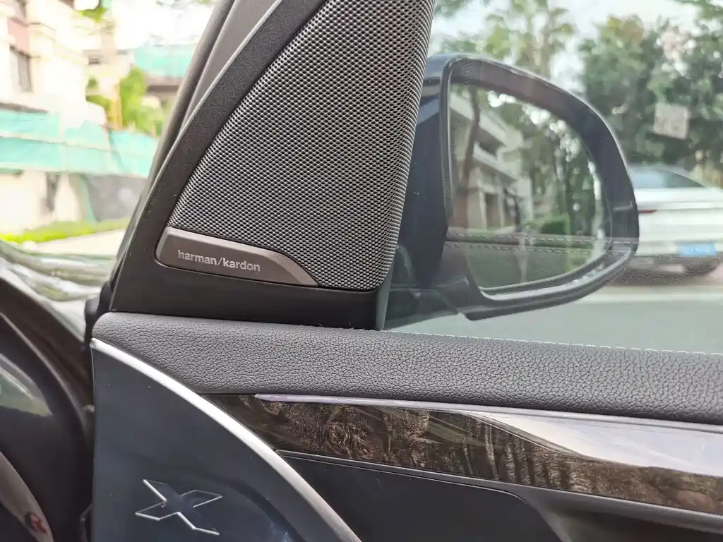 BMW X3 — миниатюра 8
