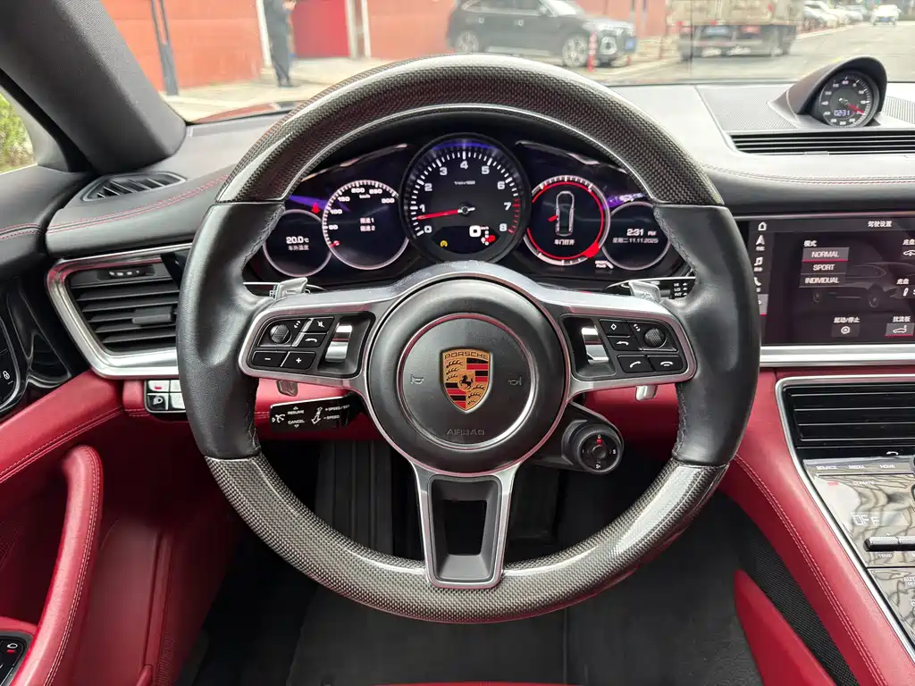 Porsche Panamera — миниатюра 9