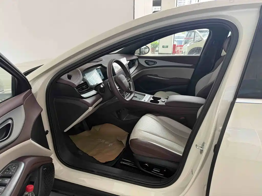 BYD Seal 07 DM-i — миниатюра 2